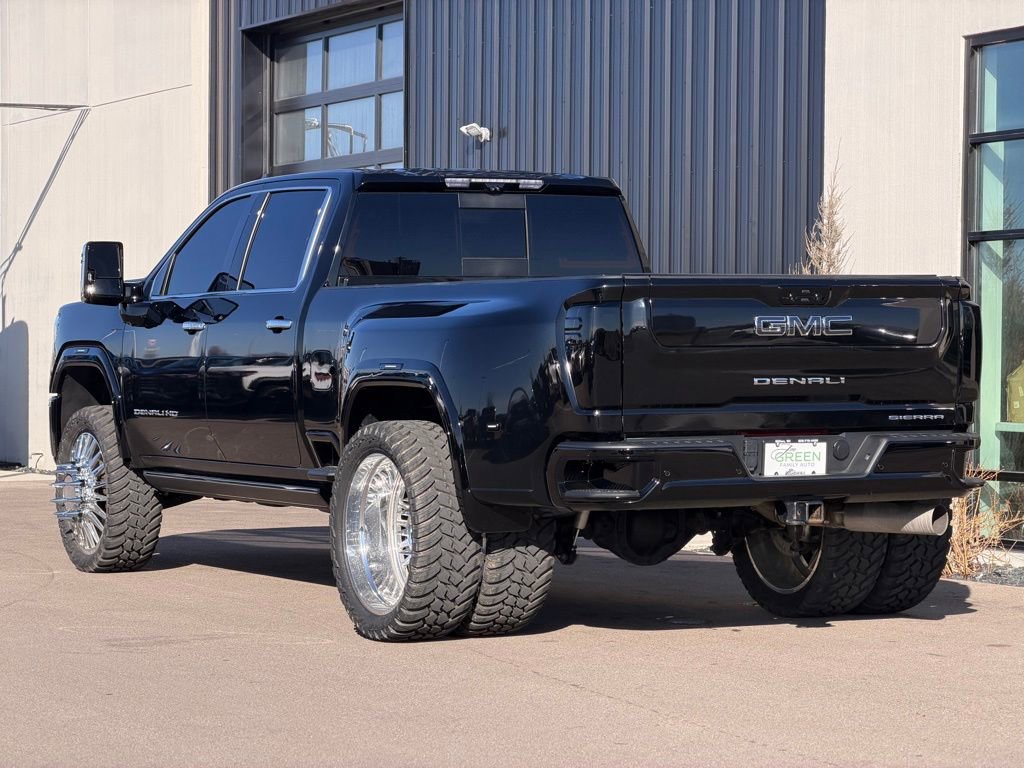 Used 2024 GMC Sierra 3500 Denali Ultimate AWD/4WD image 3
