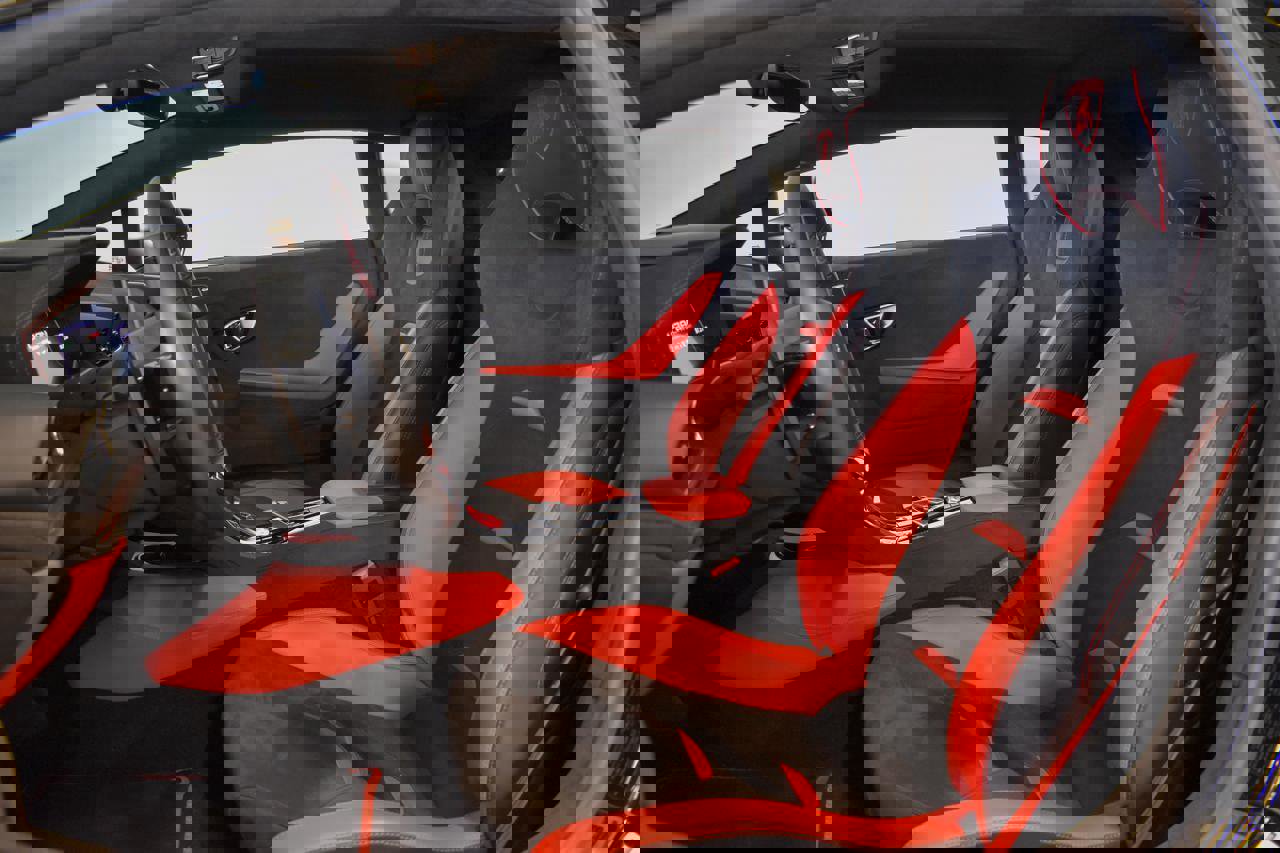 Used 2023 Lamborghini Huracan Tecnica image 32