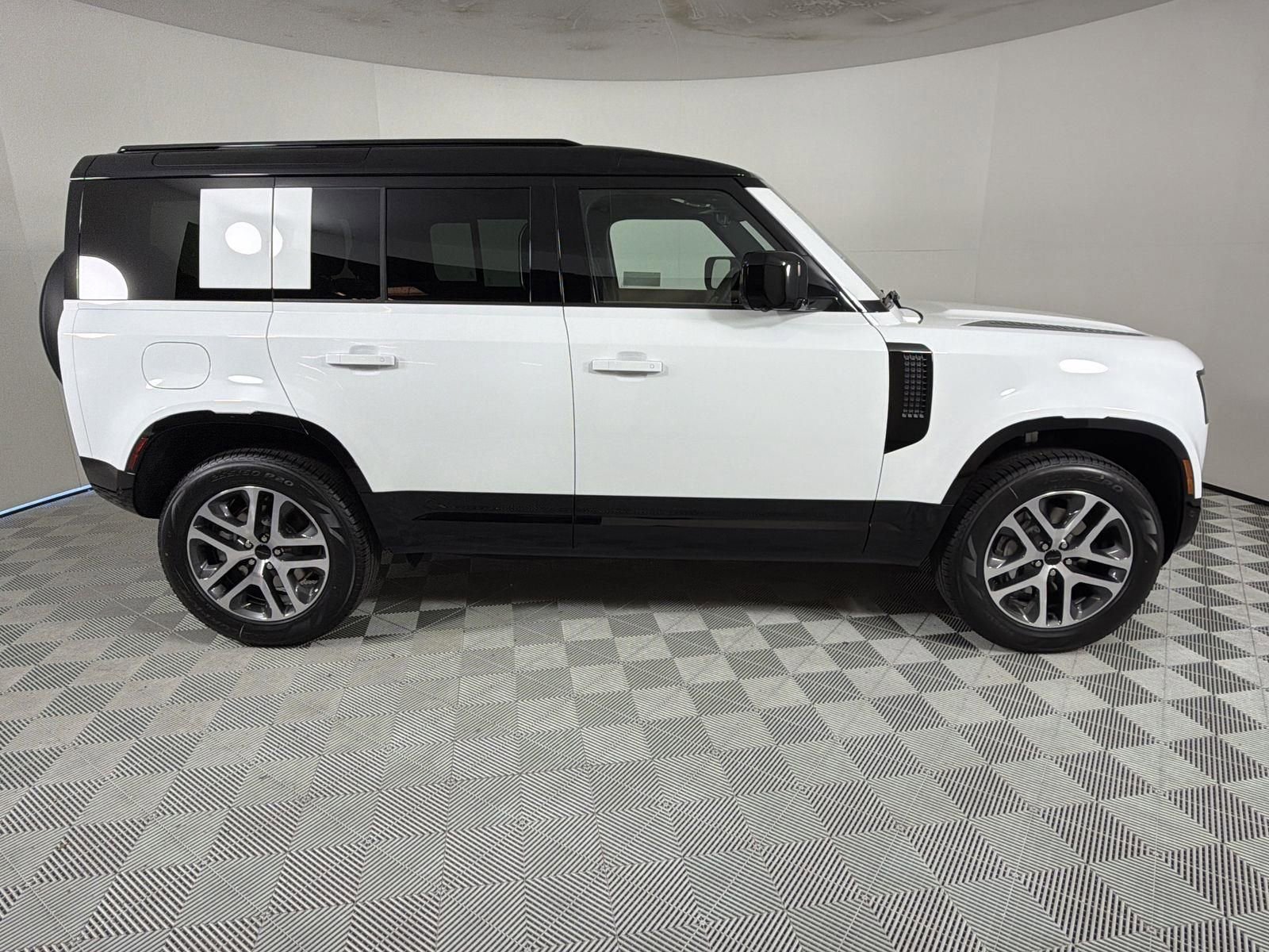 New 2026 Land Rover Defender 110 X-Dynamic SE image 6