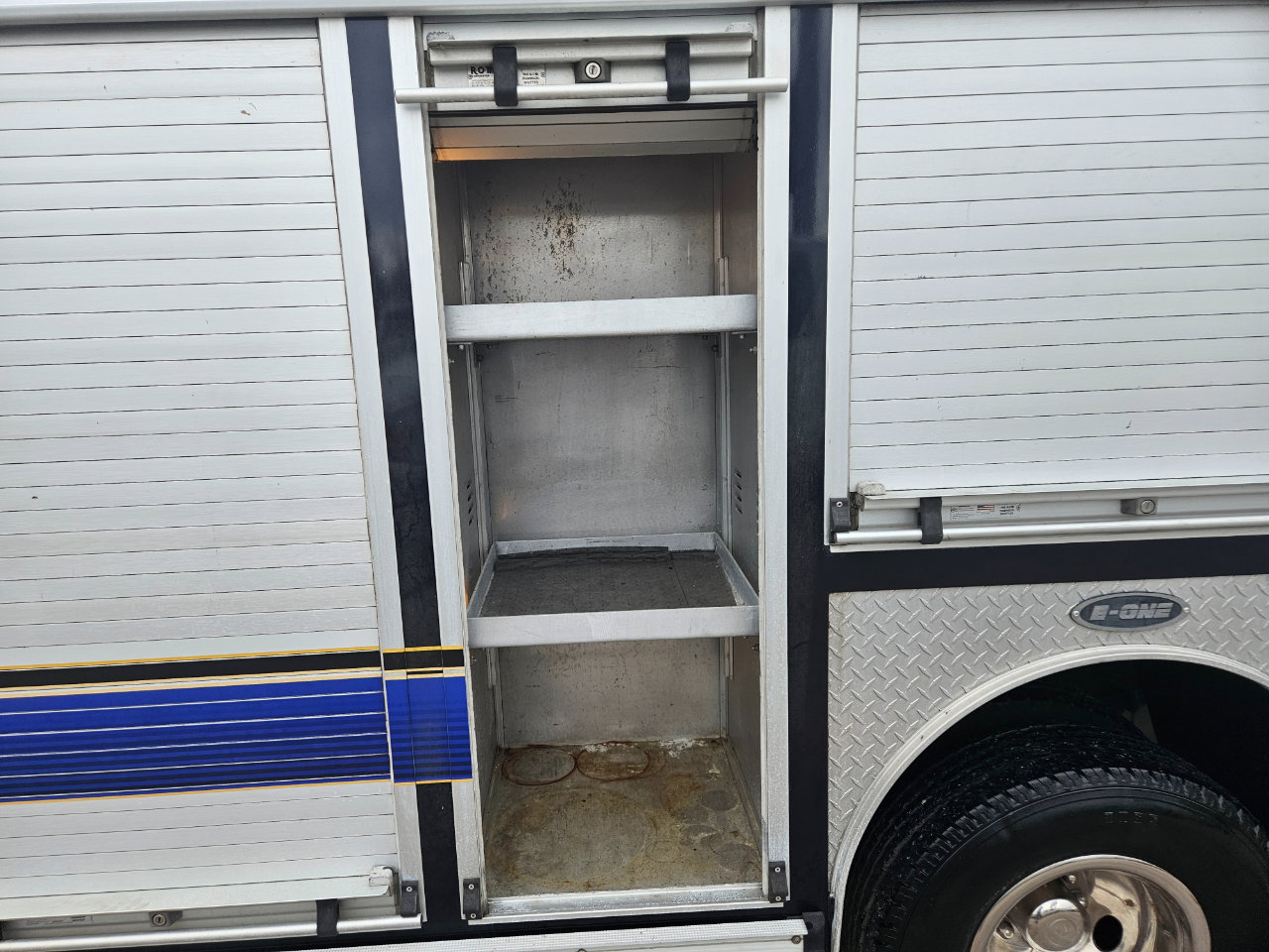 Used 2000 Ford F350 12 ft. E-One Utility Body image 32