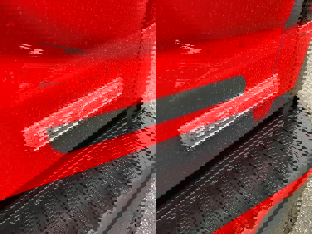 Used 2025 GMC Sierra 1500 Elevation image 9