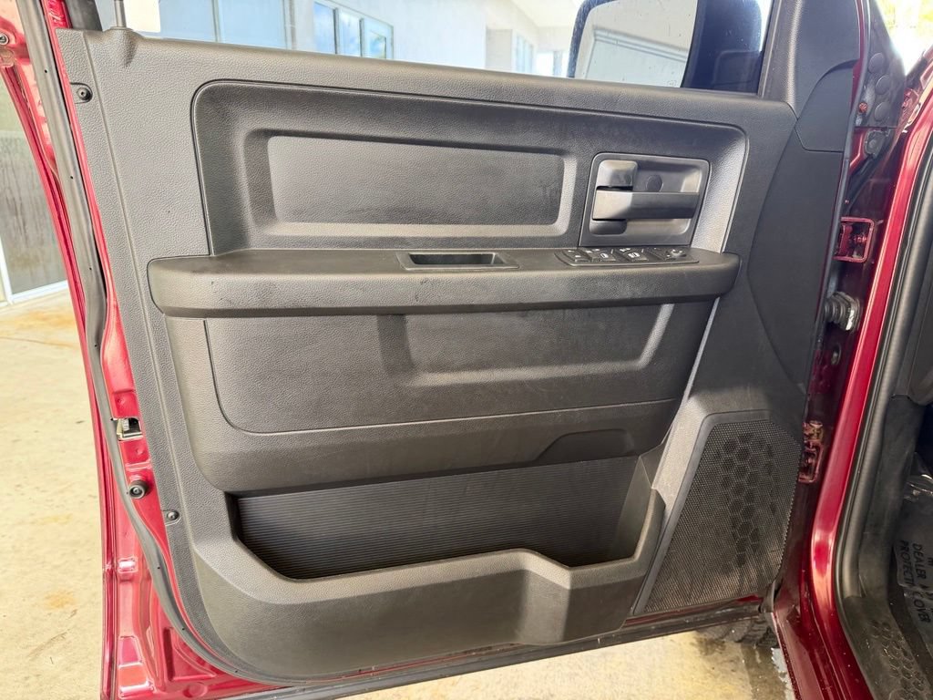 Used 2017 RAM 1500 Express w/ Express Value Package RWD image 33