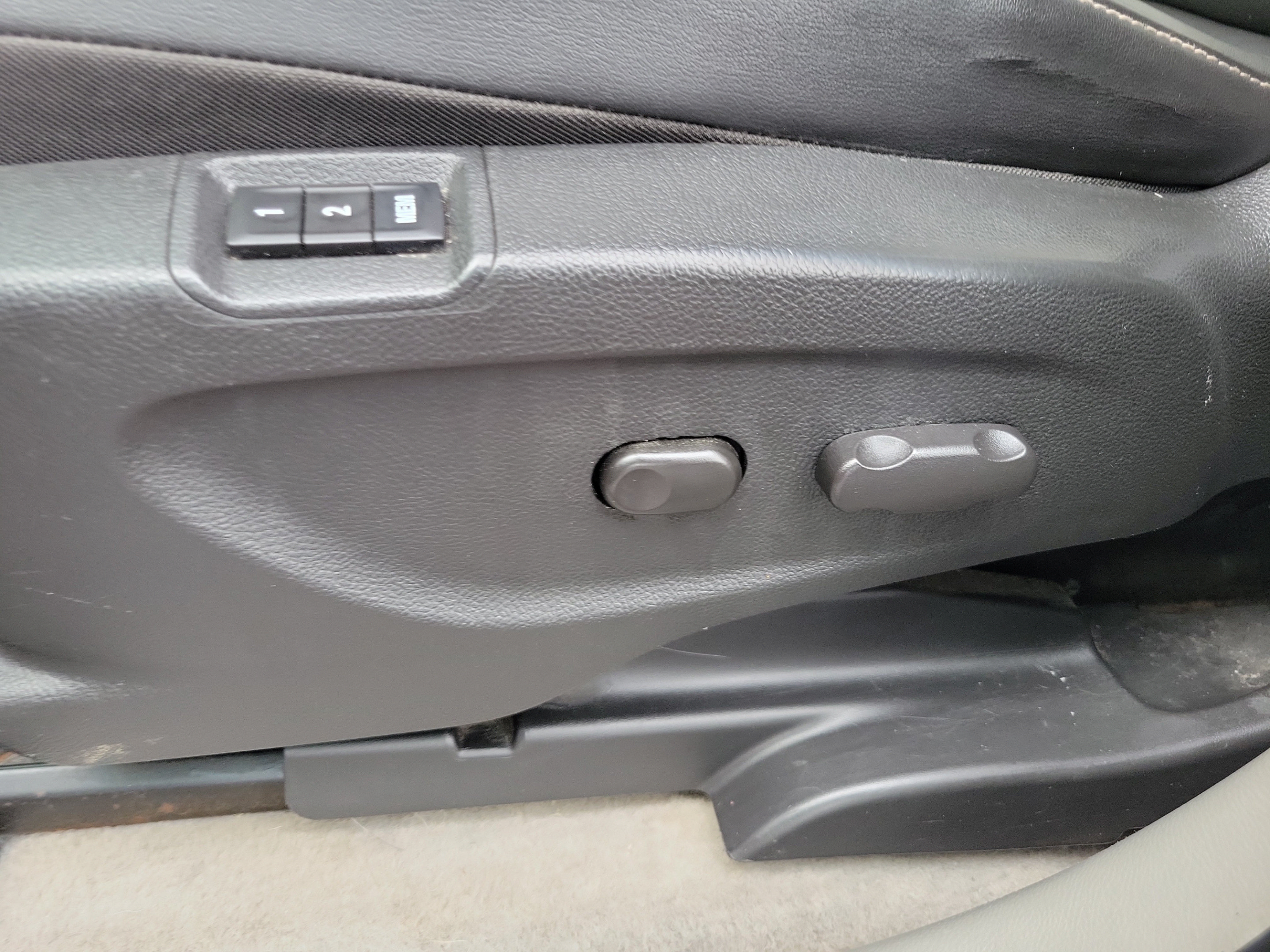 Used 2014 Buick Encore Leather FWD image 17