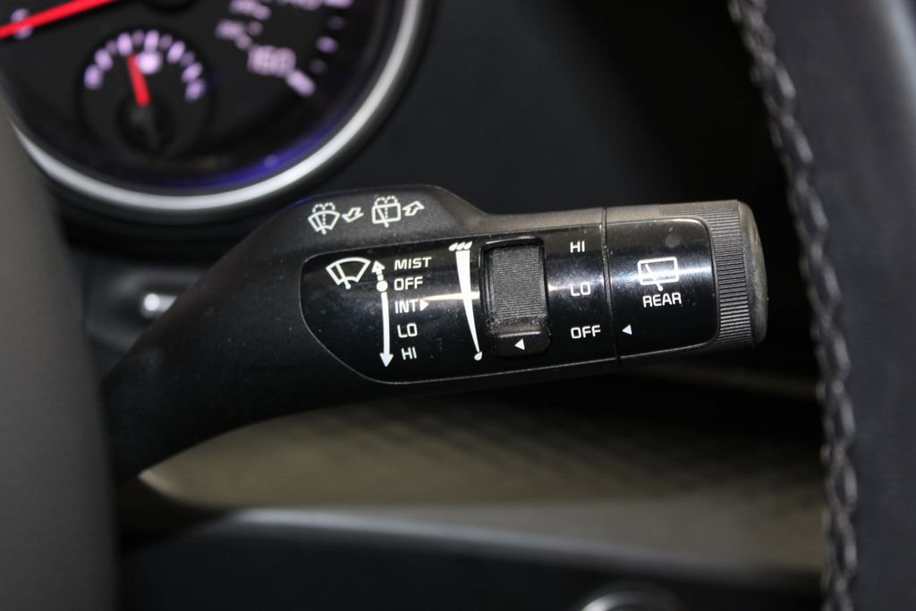 Used 2024 Kia Carnival LX image 39