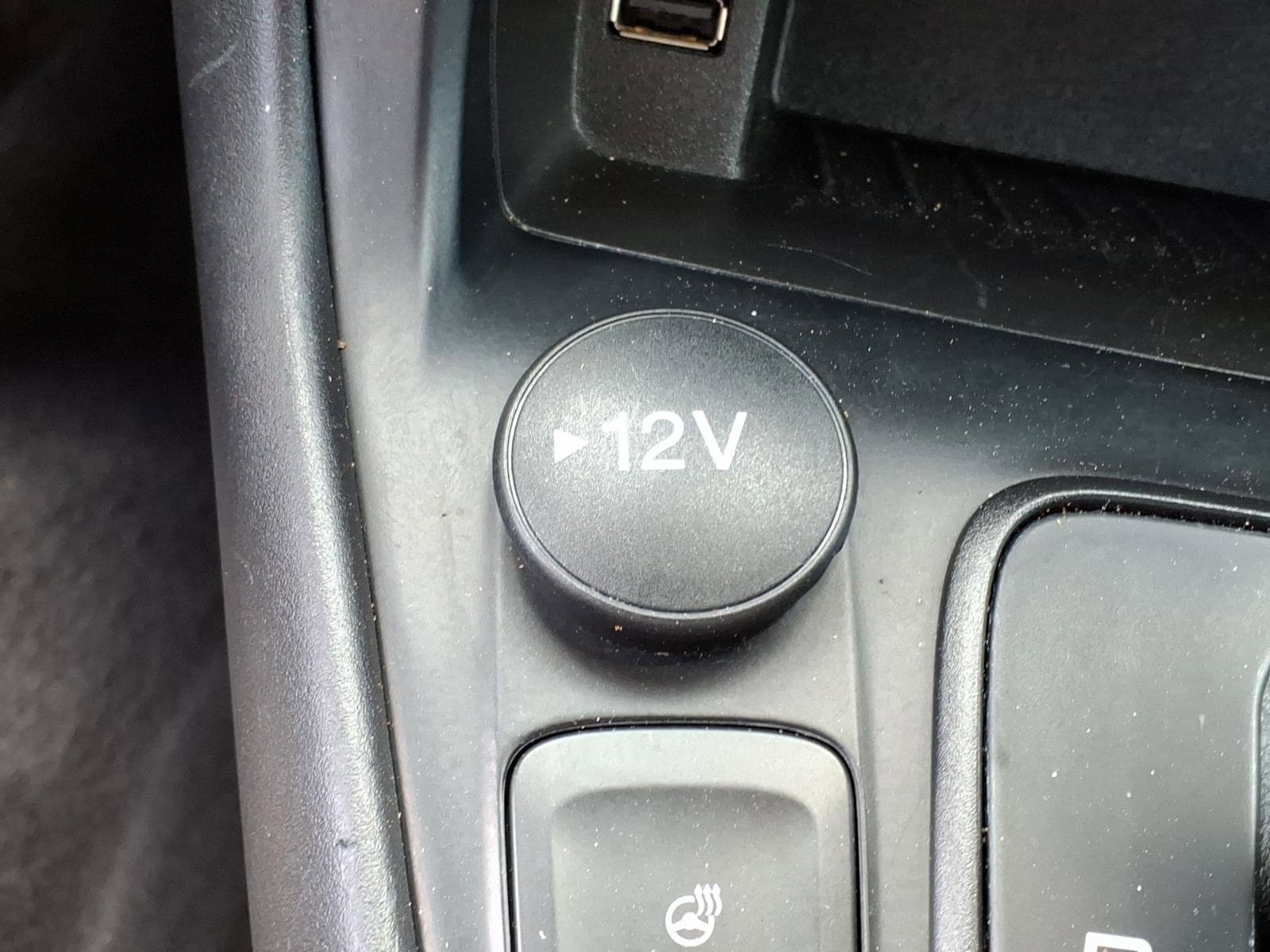 Used 2018 Ford Focus SE w/ Cold Weather Package FWD image 20