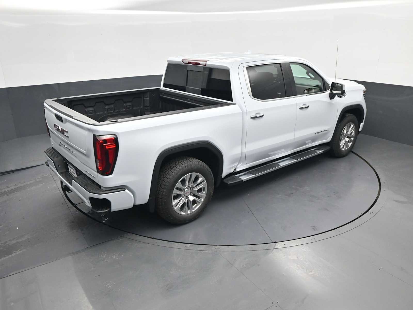 New 2026 GMC Sierra 1500 Denali w/ Technology Package AWD/4WD image 38