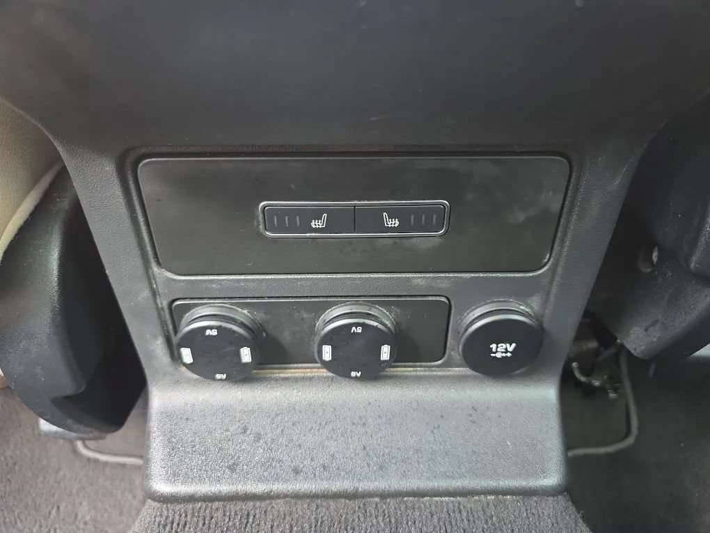 Used 2019 Jaguar F-PACE Premium AWD/4WD image 46