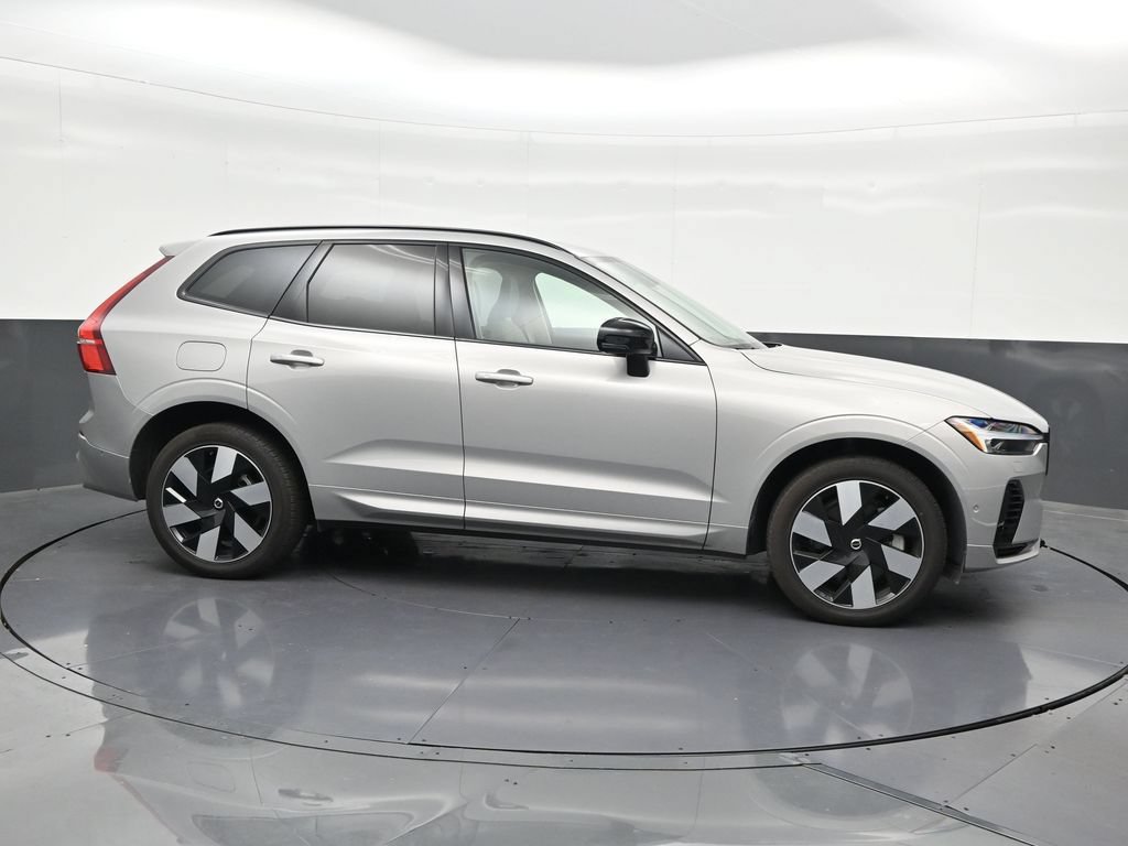 Used 2024 Volvo XC60 T8 Ultimate w/ Protection Package Premier AWD/4WD image 7