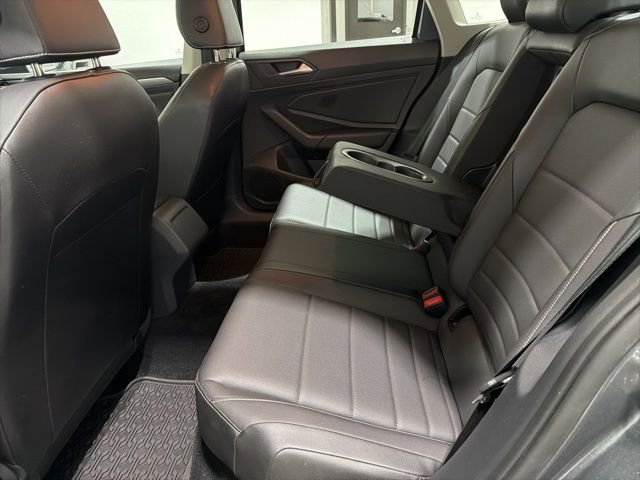 Used 2023 Volkswagen Jetta SE w/ Panoramic Sunroof Package image 32