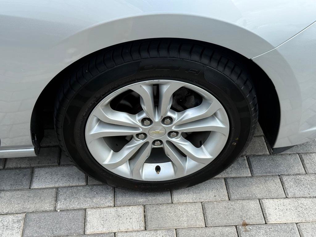 Used 2019 Chevrolet Cruze LS w/ LS Convenience Package FWD image 34