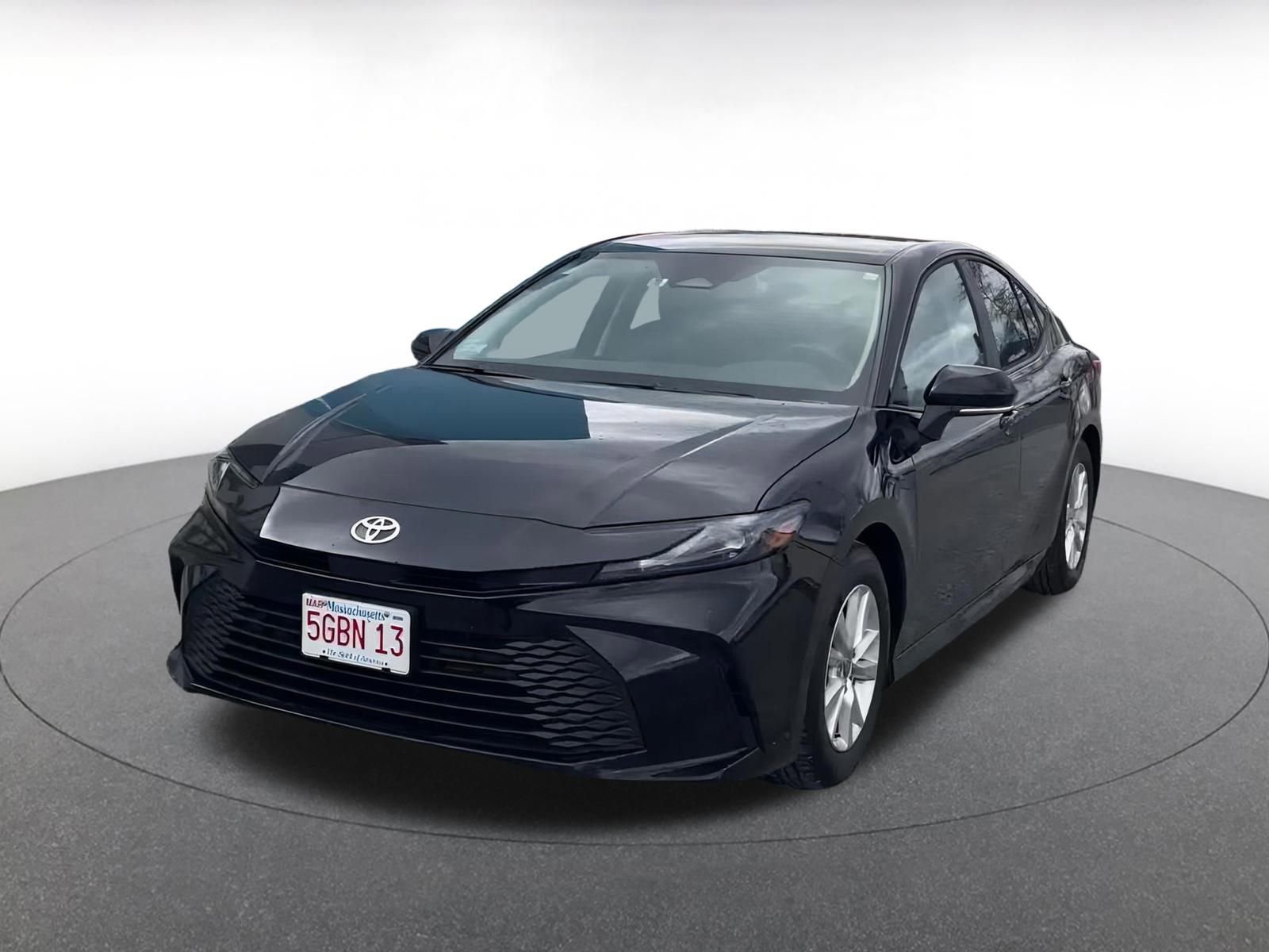 Used 2025 Toyota Camry LE image 7