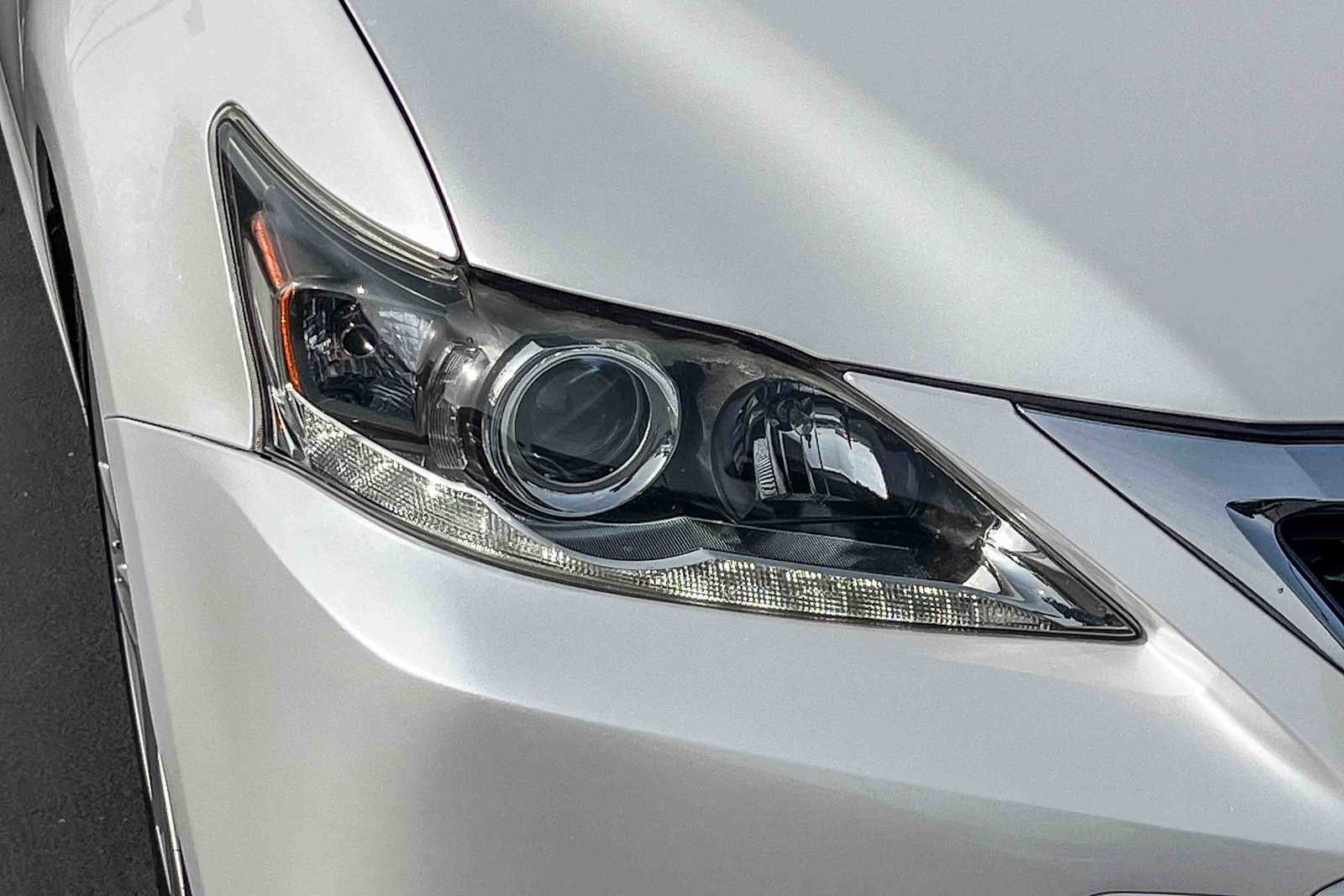 Used 2017 Lexus CT 200h w/ Navigation System Package image 7