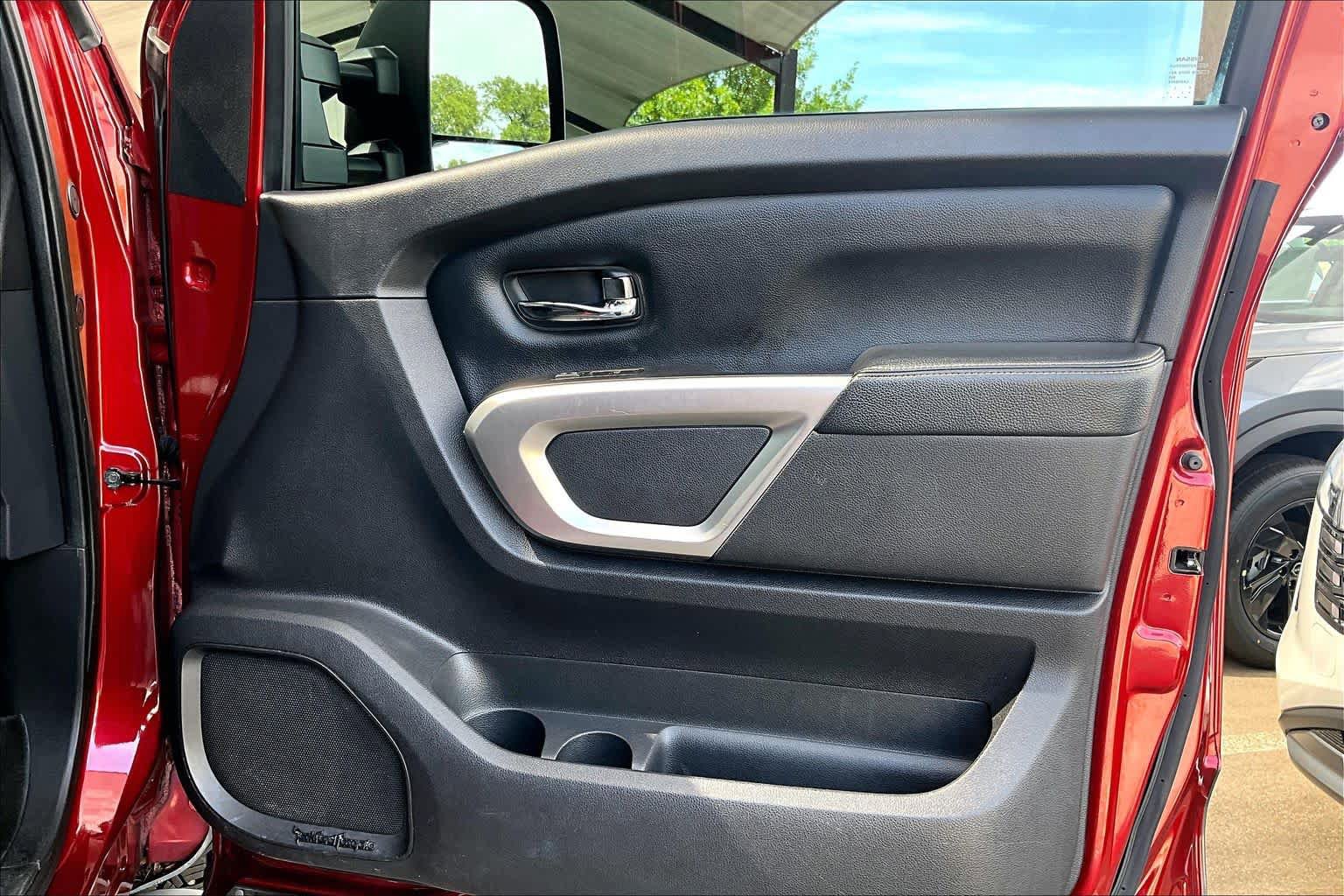 Used 2016 Nissan Titan PRO-4X AWD/4WD image 22