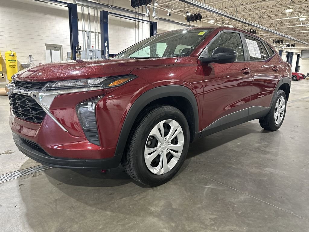 Used 2024 Chevrolet Trax LS image 4