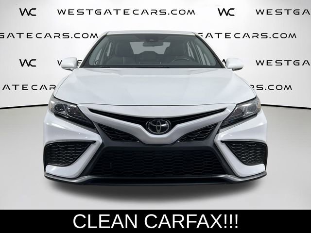 Used 2024 Toyota Camry SE image 2