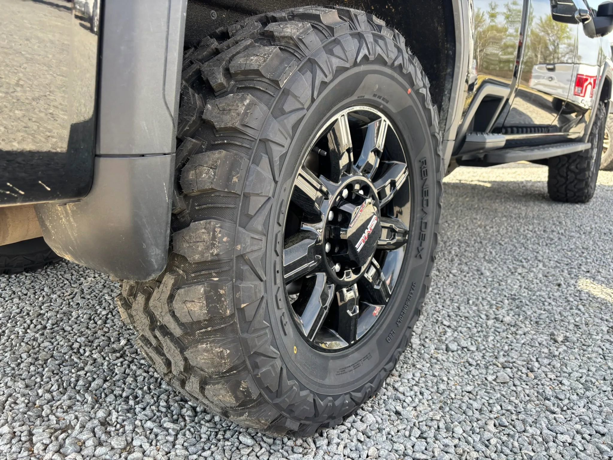 Used 2024 GMC Sierra 2500 AT4 w/ AT4 Premium Plus Package image 14