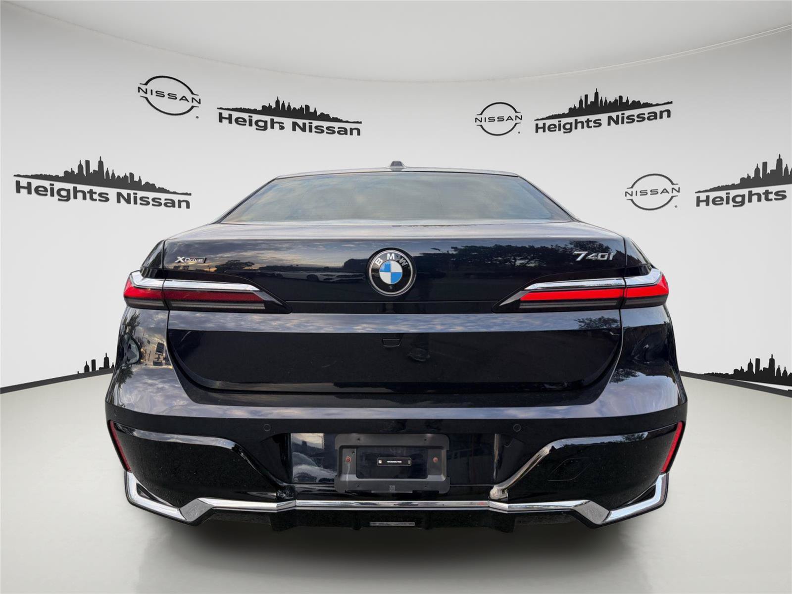 Used 2025 BMW 740i xDrive AWD/4WD image 4