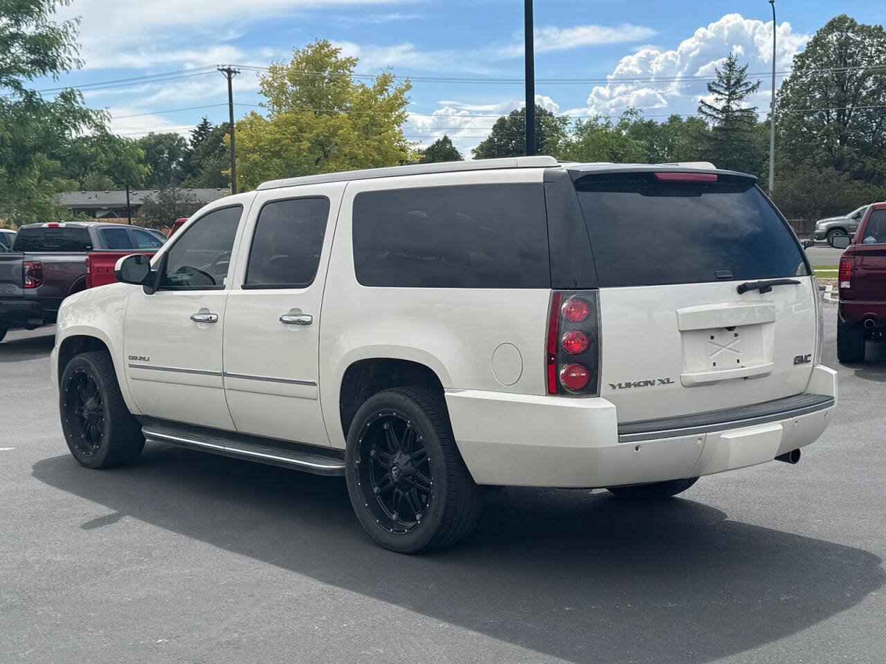 Used 2013 GMC Yukon XL Denali AWD/4WD image 5