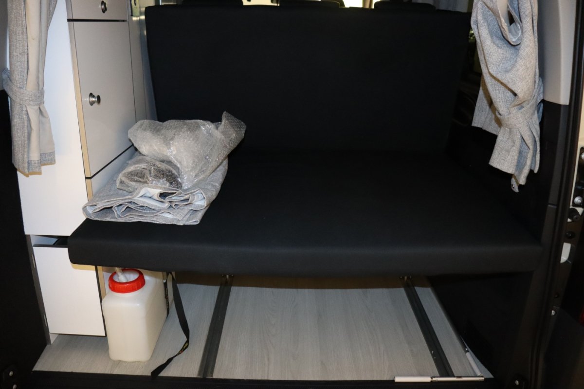 Used 2019 Mercedes-Benz Metris w/ Premium Safety Package image 32