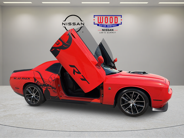 Used 2017 Dodge Challenger R/T Scat Pack RWD image 2