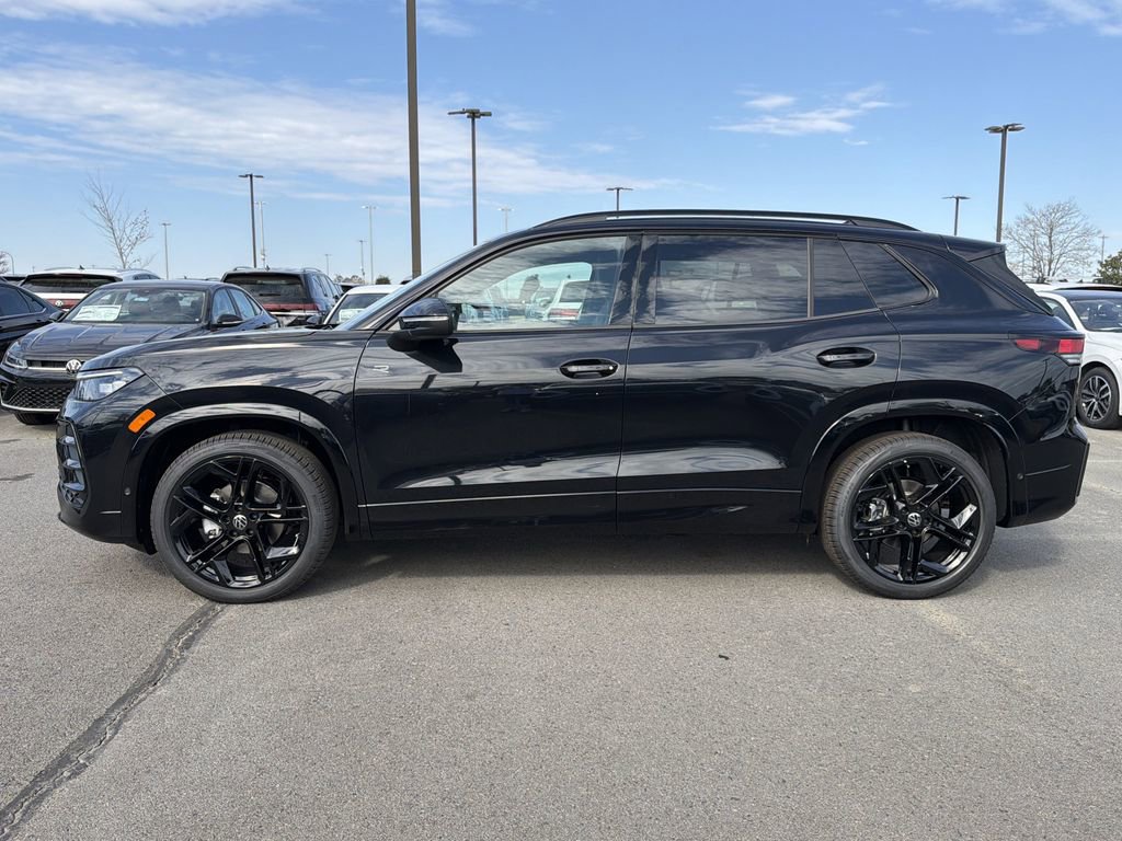 New 2026 Volkswagen Tiguan SE R-Line image 2