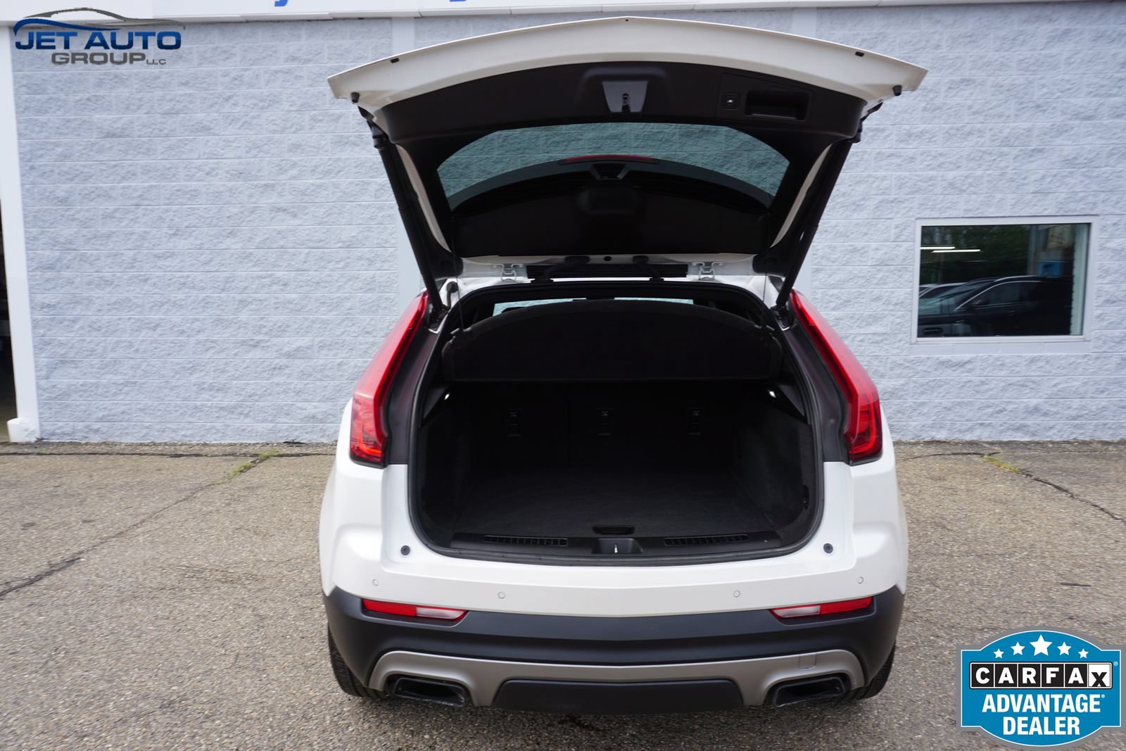 Used 2019 Cadillac XT4 Premium Luxury w/ Technology Package FWD image 16