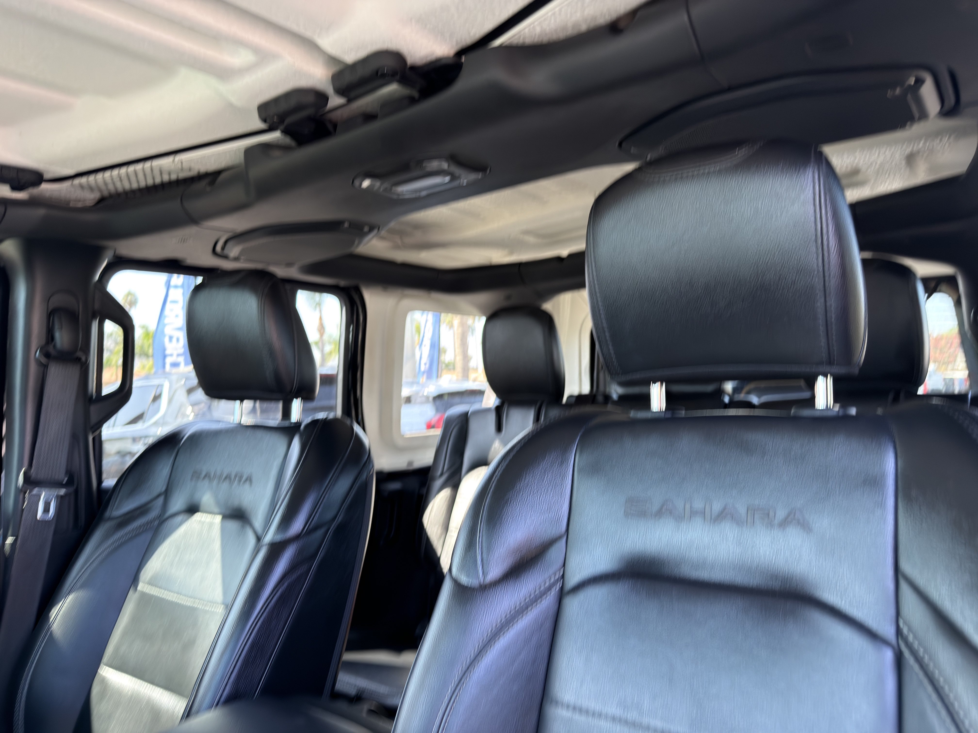 Used 2022 Jeep Wrangler Unlimited Sahara w/ Cold Weather Group AWD/4WD image 37