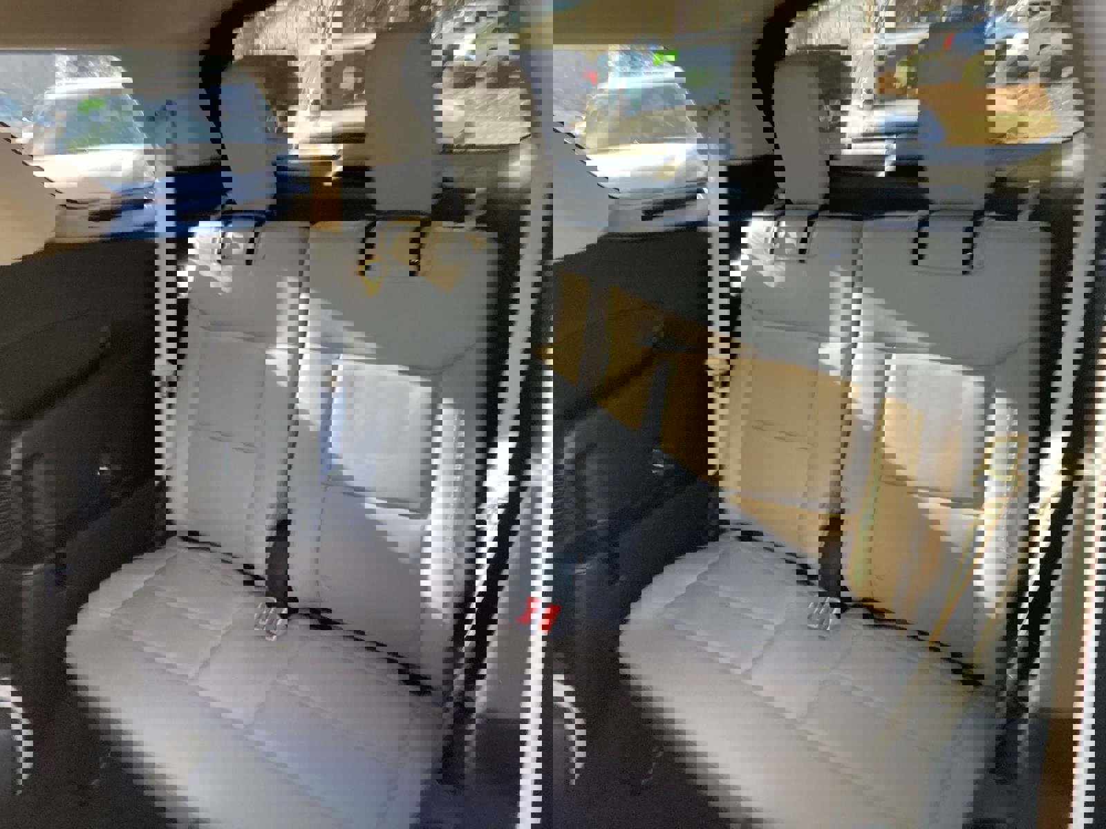 Used 2022 Ford Explorer XLT w/ Equipment Group 202A image 17