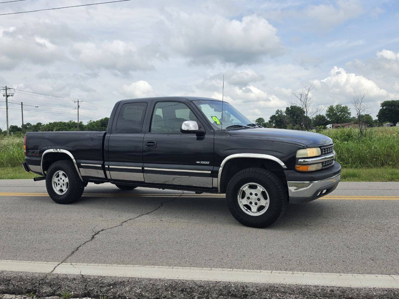 Used 1999 Chevrolet Silverado 1500 LS w/ Off-Road Chassis Pkg AWD/4WD image 1