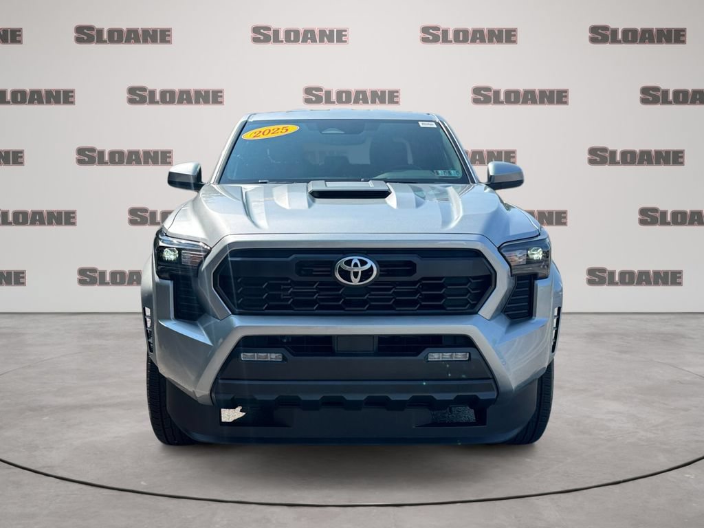 Used 2025 Toyota Tacoma TRD Sport AWD/4WD image 8