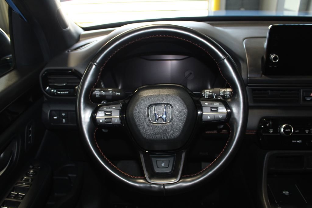 Certified 2025 Honda Pilot TrailSport image 21