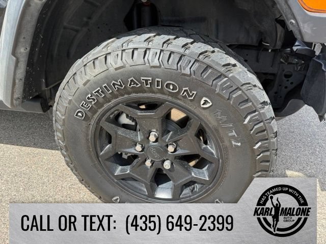 Used 2023 Jeep Wrangler Unlimited w/ Cold Weather Group AWD/4WD image 9