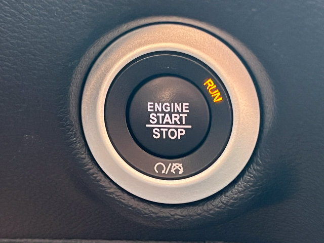Used 2025 Chrysler Pacifica Select FWD image 33