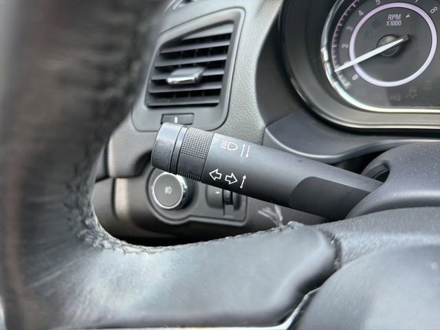 Used 2017 Buick Regal Sport Touring image 32