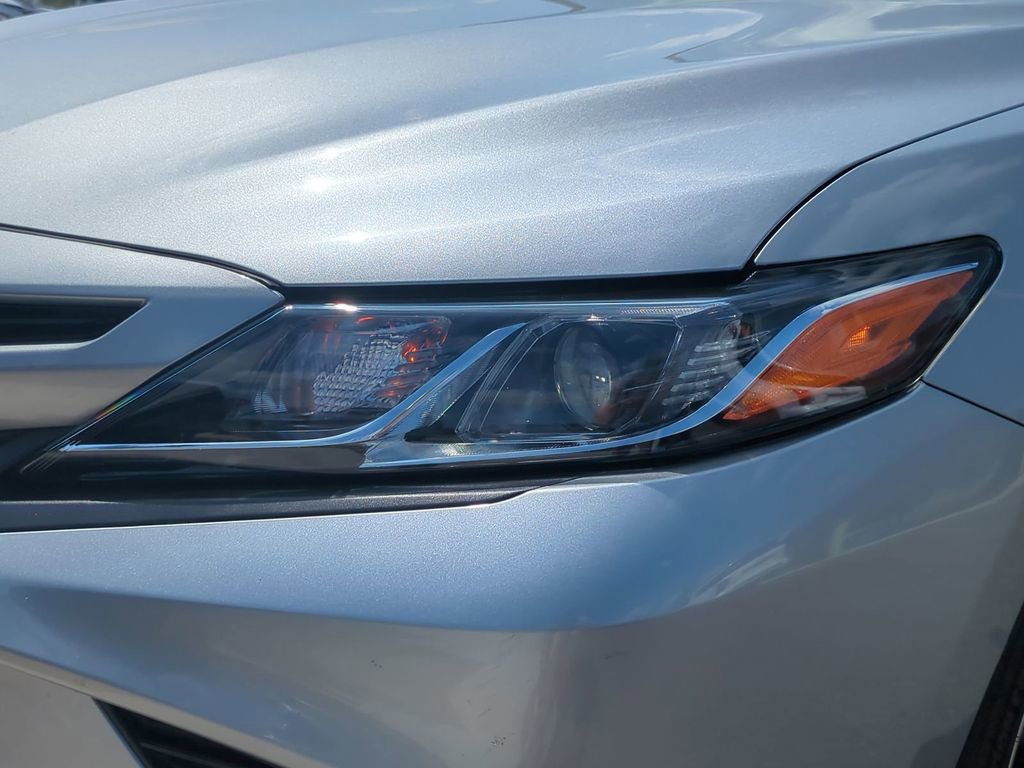 Used 2019 Toyota Camry SE w/ Convenience Package FWD image 10