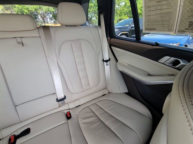 Used 2019 BMW X5 xDrive40i w/ Executive Package image 6