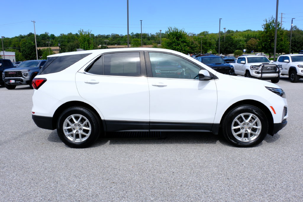 Used 2023 Chevrolet Equinox LT AWD/4WD image 2