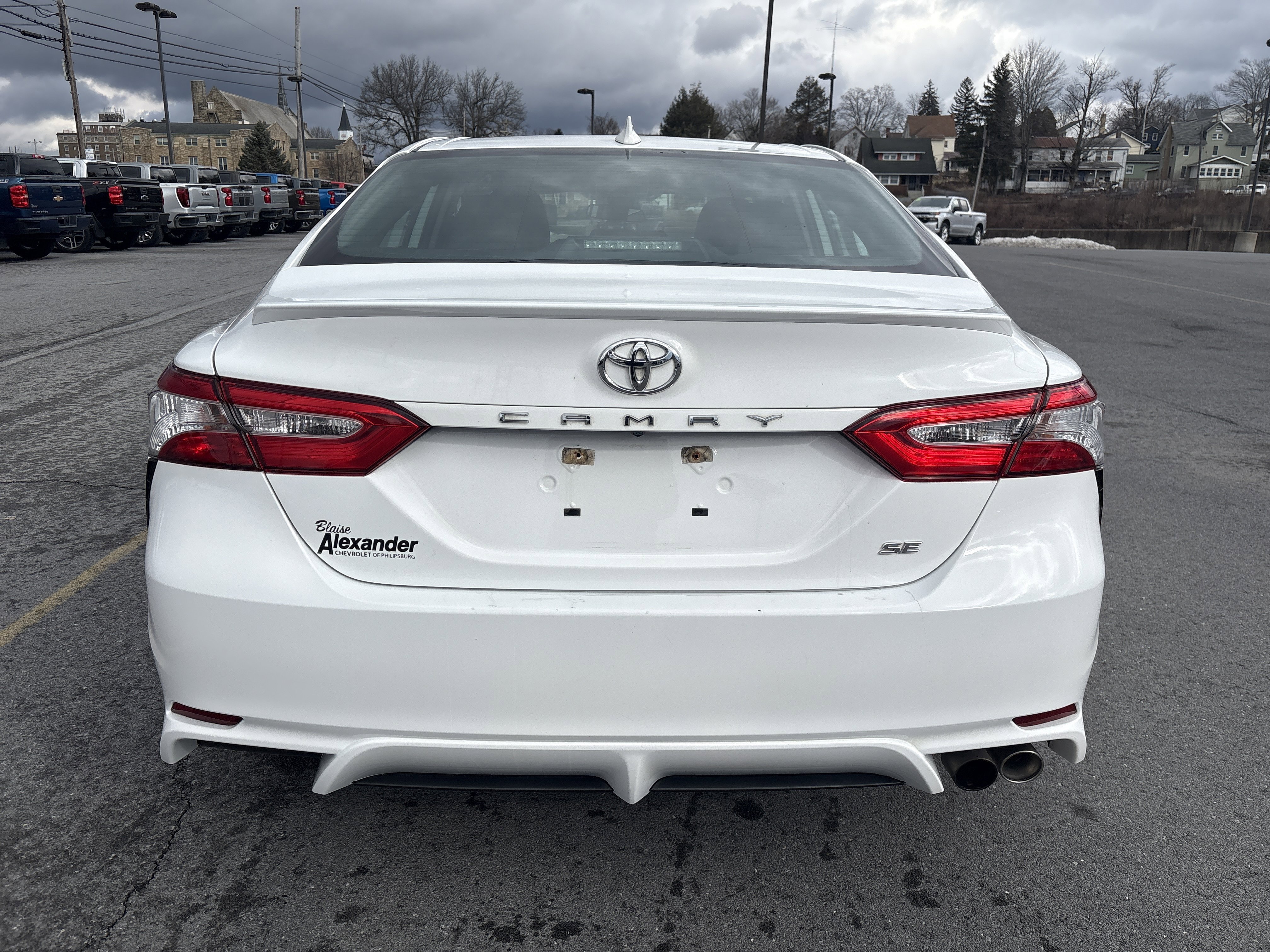 Used 2020 Toyota Camry SE image 3