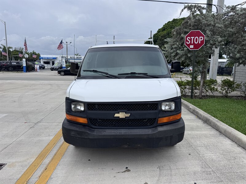 Used 2015 Chevrolet Express 2500 RWD image 2