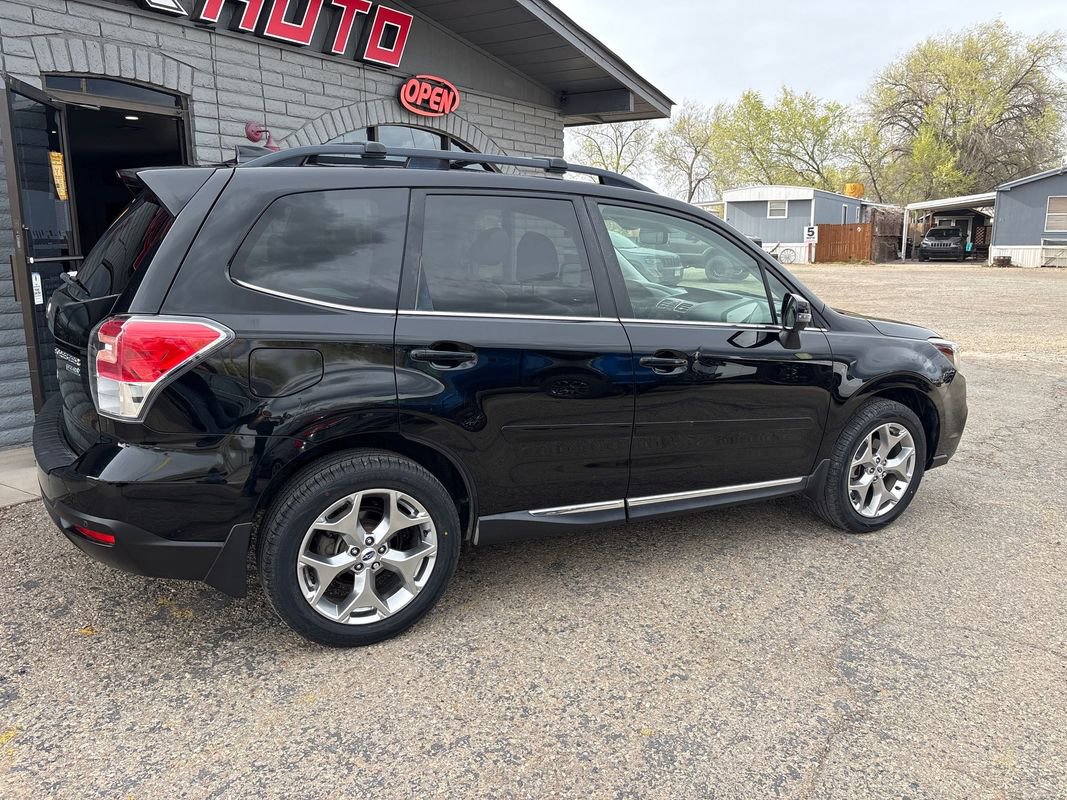 Used 2017 Subaru Forester 2.5i Touring AWD/4WD image 3