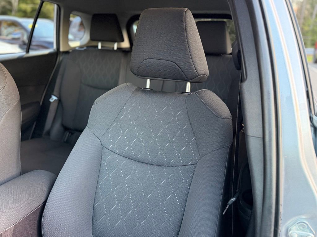 Certified 2022 Toyota Corolla Cross LE image 6