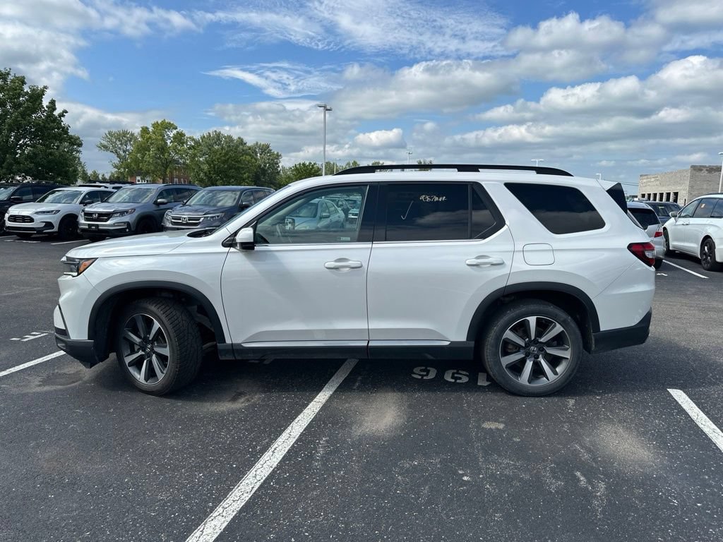 Used 2025 Honda Pilot Elite image 9