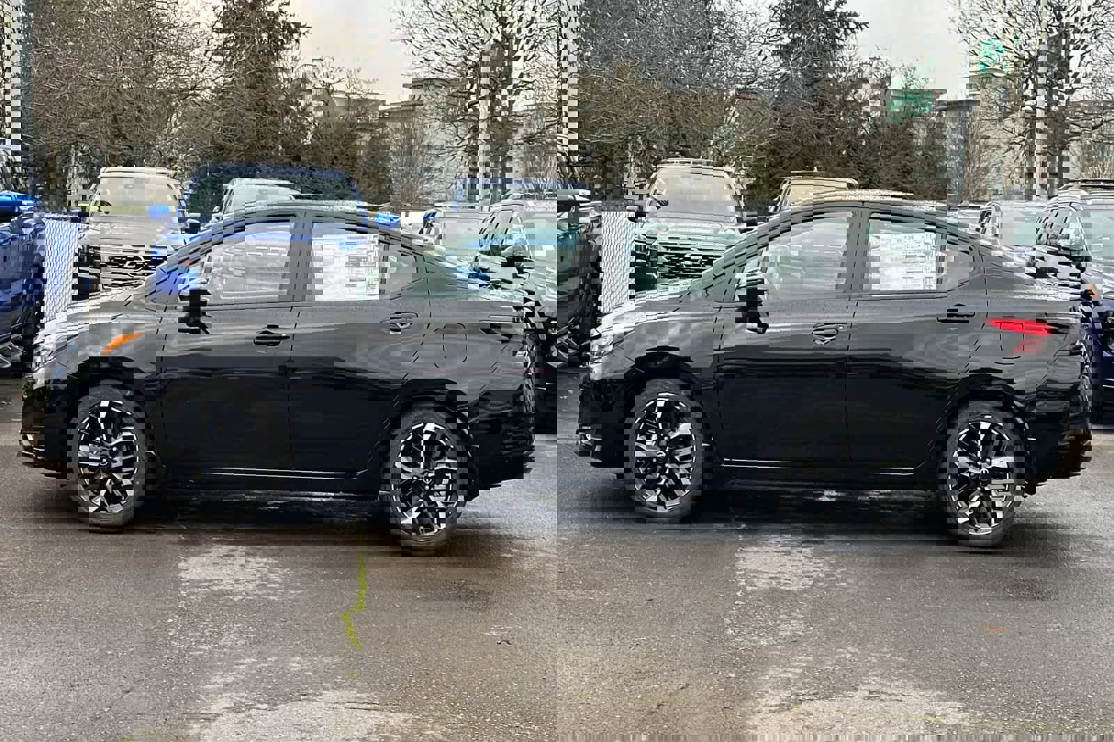 New 2025 Nissan Versa SR w/ Trunk Package image 5