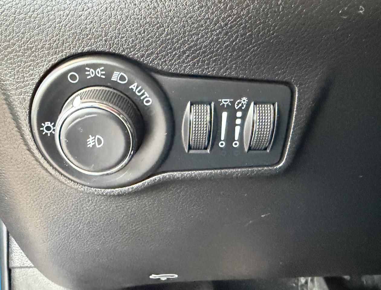 Used 2022 Jeep Compass Trailhawk w/ Trailhawk Elite Group AWD/4WD image 47