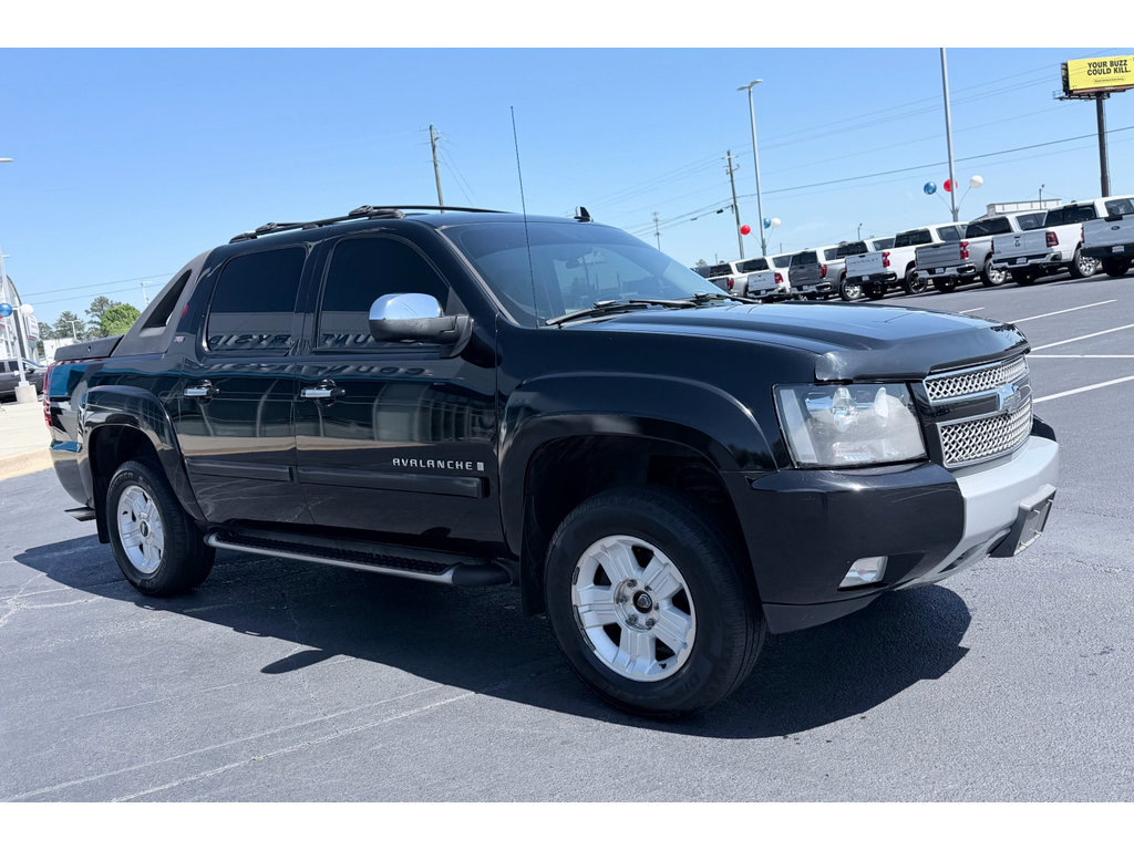 Used 2007 Chevrolet Avalanche LT w/ LT Preferred Equipment Group image 2