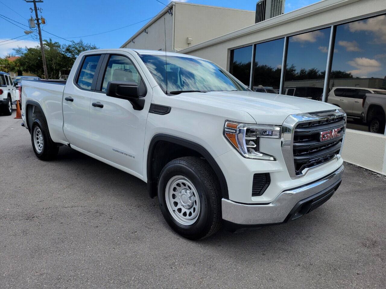 Used 2021 GMC Sierra 1500 2WD Double Cab image 1