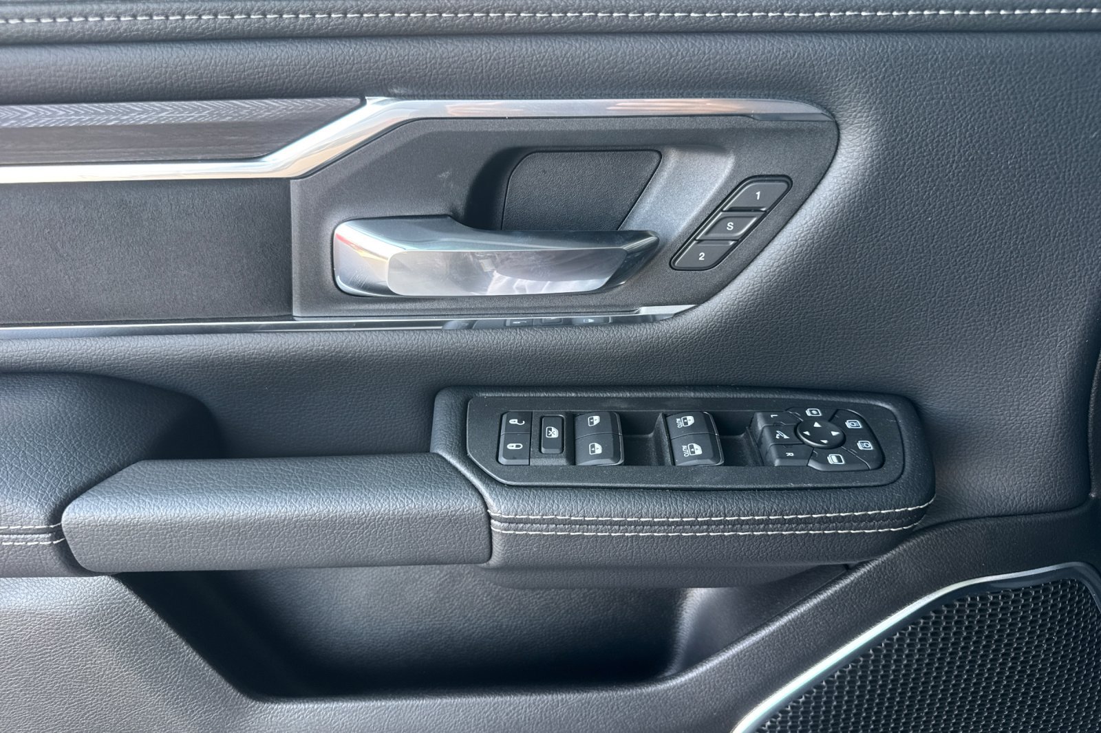 New 2026 RAM 1500 Laramie w/ Night Edition AWD/4WD image 10