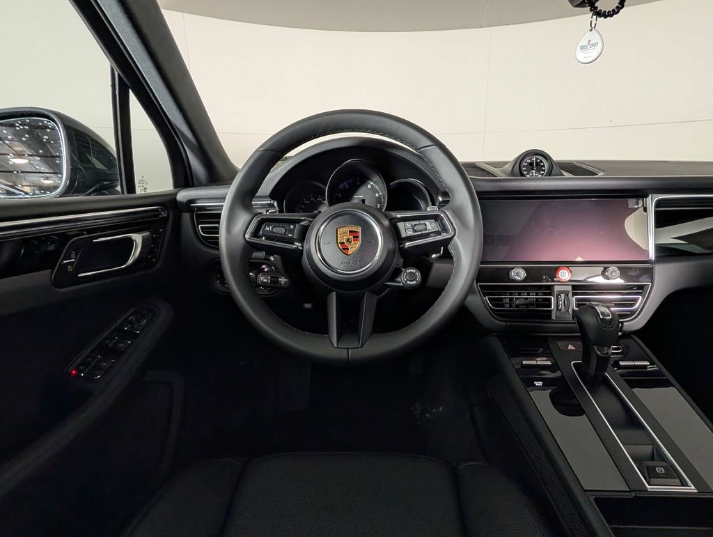 New 2026 Porsche Macan image 21