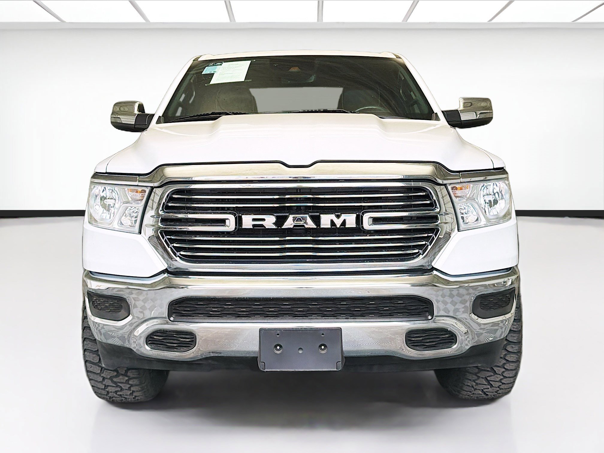 Used 2024 RAM 1500 Laramie AWD/4WD image 2