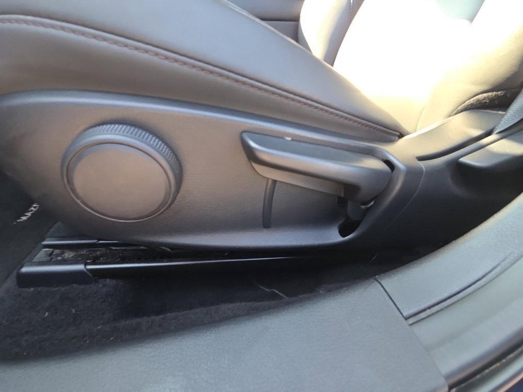 Used 2025 MAZDA MAZDA3 s FWD image 24